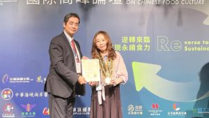 開南大學觀光系賴貞宇 獲得十大觀光餐飲名師金獎