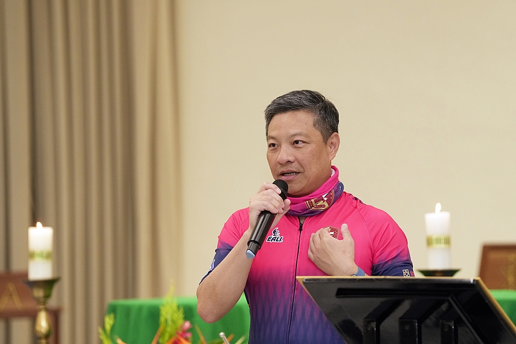 輔大鐵馬環臺出發 校長領軍百人挑戰千里長征