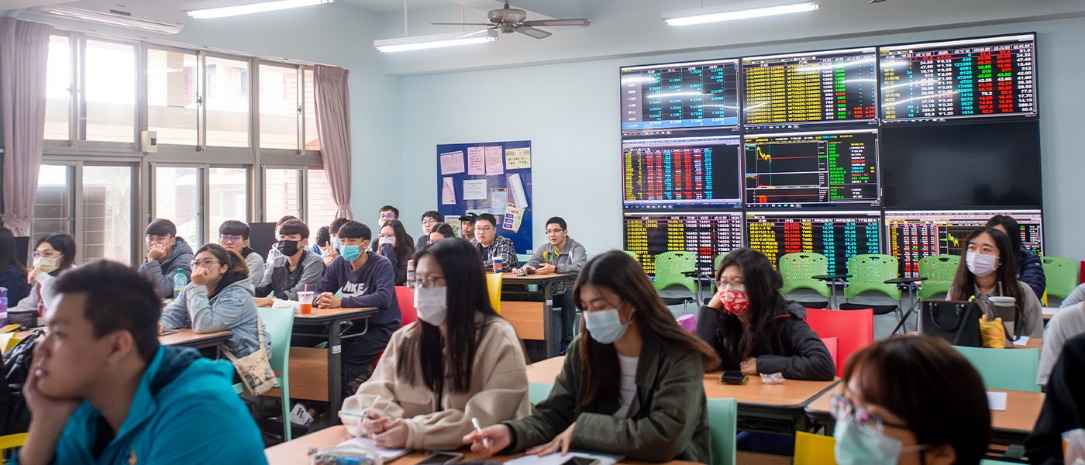 世界級商管學院，培育國際商管人才