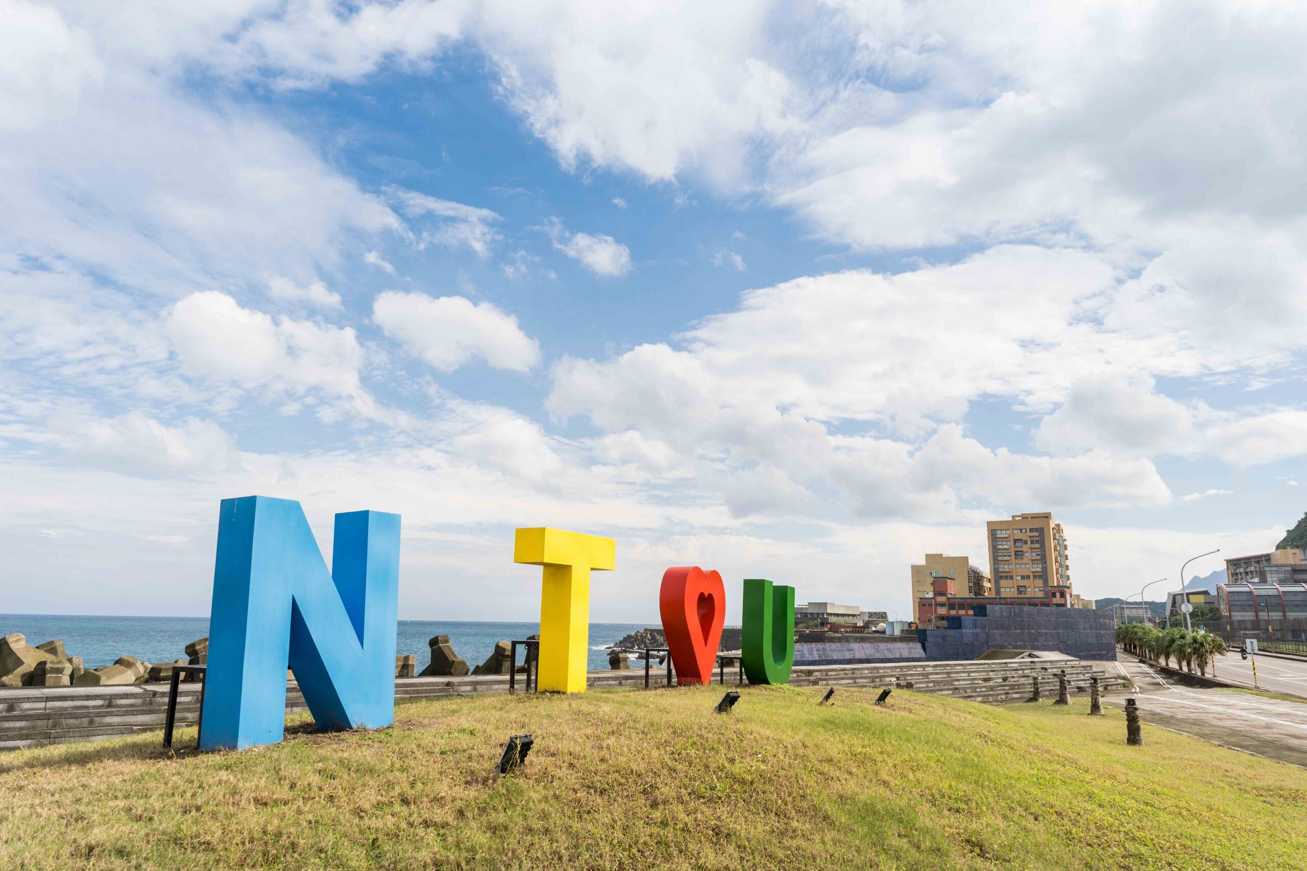 海大2026 THE世界大學排名位居國立大學第10位